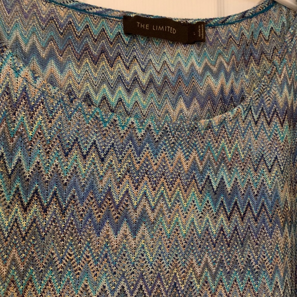Limited size large bat wing sleeve